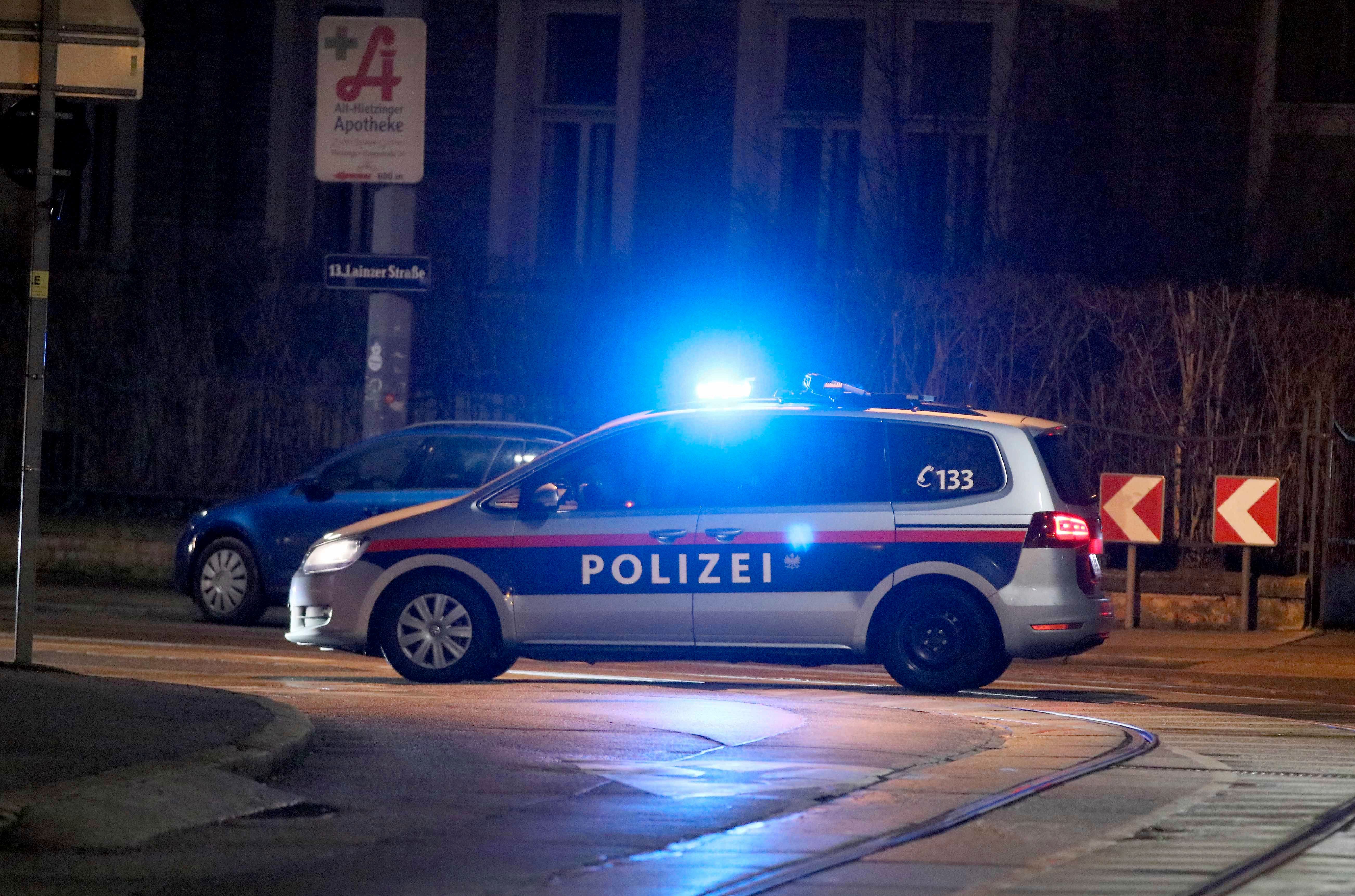 Fyra personer har omkommit i trafikolycka med en svenskregistrerad bil i Österrike, uppger polisen. Arkivbild.