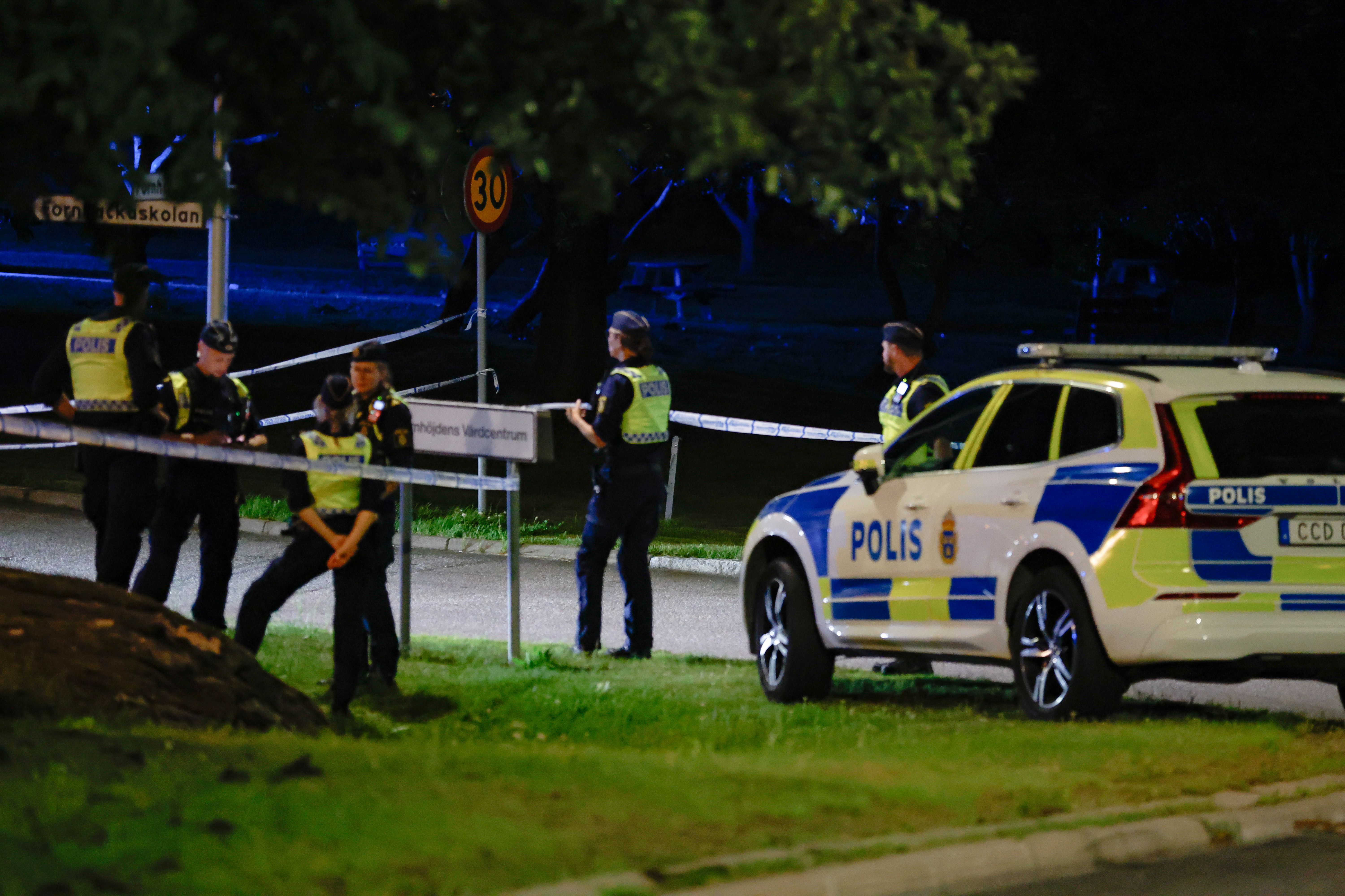 En 17-årig pojke har anhållits misstänkt för mordförsök och grovt vapenbrott efter skjutningen i Södertälje på onsdagen. Arkivbild.